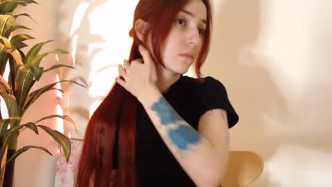 Snapshot of dead_girll chatting on 18, 11, 2025 freak online show from 18, 11, 2025