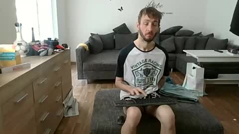 robert online show from 28, 3, 2026