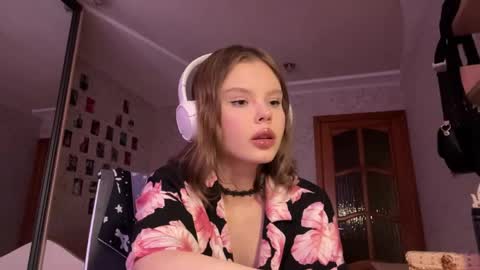 Snapshot of deanacharon chatting on 3, 6, 2026 Dee online show from 3, 6, 2026
