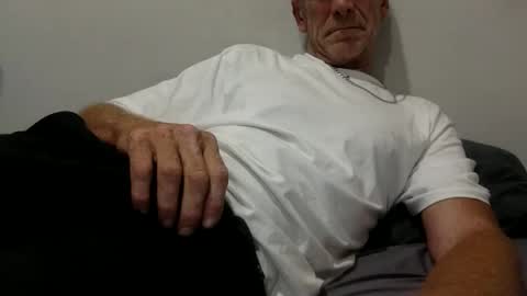 deanofflove221000 online show from 6, 3, 2026