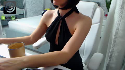 Elly online show from 6, 12, 2024