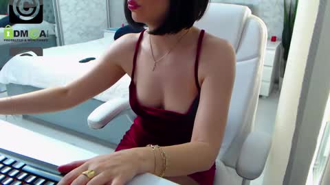 Elly online show from 17, 2, 2025