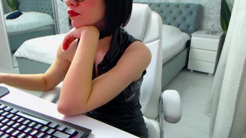 Elly online show from 17, 4, 2026