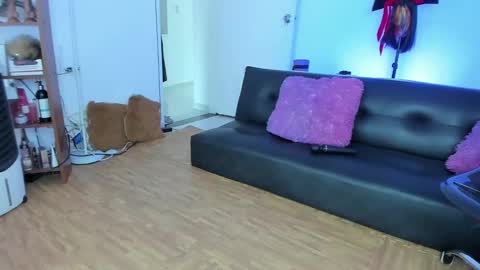 dearmilu28 online show from 10, 2, 2025