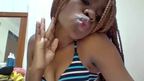 Snapshot of dearygirl chatting on 12, 2, 2025 lilian online show from 12, 2, 2025