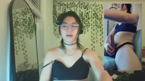 deciduousdoll online show from 27, 10, 2025