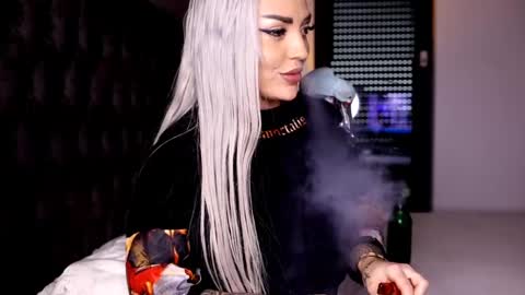   Tikhomirov old usersname    Instagram- tikhomirovandreea17 Twitter DeeaOfficial17  online show from 19, 1, 2025