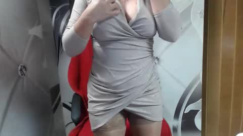 hi guys i m a cute milf i m here for good time and nice people pls be respectfool and enjoy me online show from 16, 3, 2026
