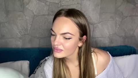 Snapshot of deeplookscouple chatting on 7, 10, 2025 deeplookscouple online show from 7, 10, 2025