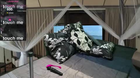 Snapshot of deeplyasian chatting on 17, 11, 2025 Deeply Asian style... Nice to meet you thumb up me please help us. online show from 17, 11, 2025