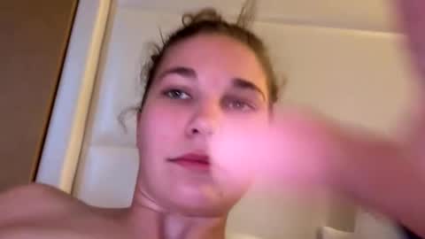 Snapshot of deepthroatqueen33 chatting on 19, 11, 2025 deepthroatqueen33 online show from 19, 11, 2025