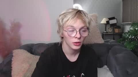 Snapshot of deficitt chatting on 24, 12, 2024 deficitt online show from 24, 12, 2024