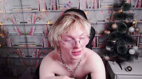 Snapshot of deficitt chatting on 9, 1, 2025 deficitt online show from 9, 1, 2025