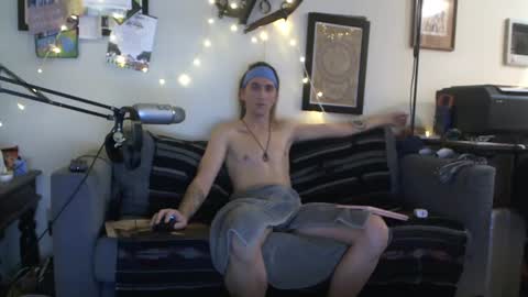 Snapshot of definatelyvegan chatting on 4, 10, 2025 definatelyvegan online show from 4, 10, 2025