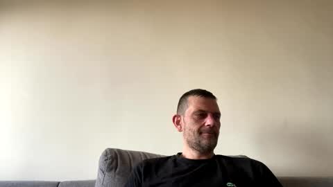 Snapshot of defloy chatting on 13, 11, 2025 Defloy online show from 13, 11, 2025