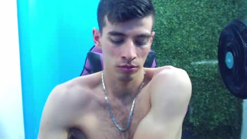 Snapshot of deiby_baby chatting on 10, 1, 2025 DEIBY online show from 10, 1, 2025