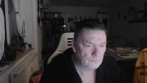 deinprinz2312 online show from 9, 1, 2025