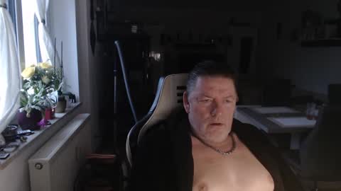 deinprinz2312 online show from 17, 2, 2025