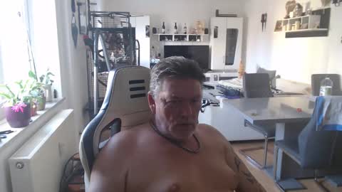 deinprinz2312 online show from 10, 3, 2025