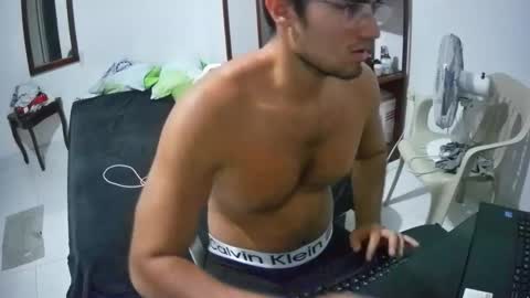 Snapshot of deividellobo chatting on 13, 2, 2025 deividellobo online show from 13, 2, 2025