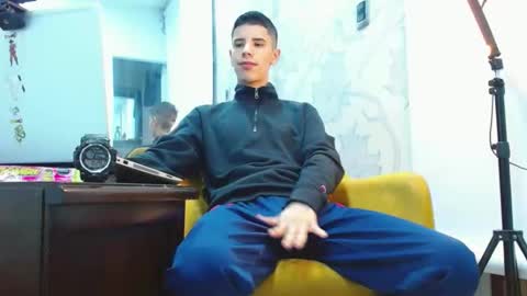 Snapshot of delglo chatting on 7, 10, 2025 delglo online show from 7, 10, 2025