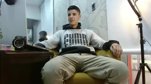 Snapshot of delglo chatting on 8, 10, 2025 delglo online show from 8, 10, 2025