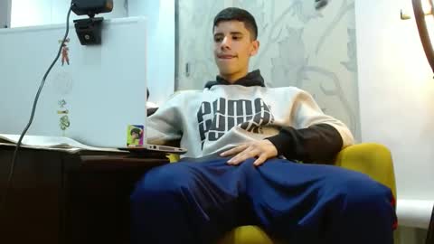 Snapshot of delglo chatting on 28, 10, 2025 delglo online show from 28, 10, 2025