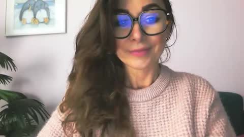 Snapshot of delilah_sweet chatting on 28, 10, 2025 delilah_sweet online show from 28, 10, 2025