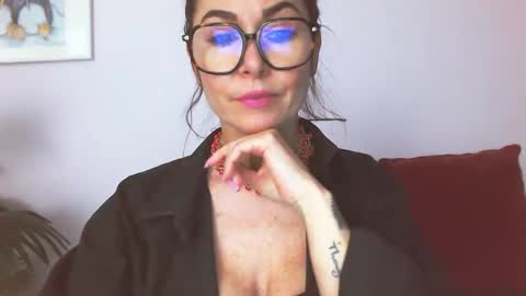 Snapshot of delilah_sweet chatting on 3, 12, 2025 delilah_sweet online show from 3, 12, 2025