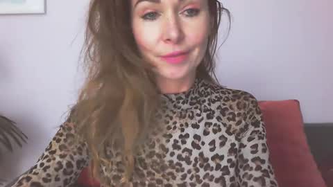 Snapshot of delilah_sweet chatting on 5, 1, 2026 delilah_sweet online show from 5, 1, 2026