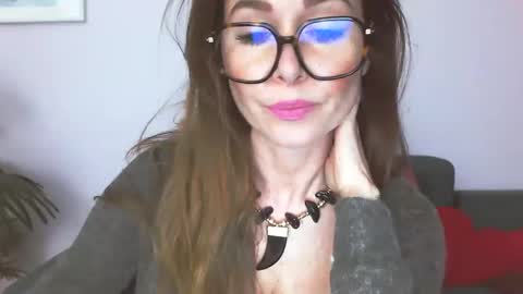 Snapshot of delilah_sweet chatting on 8, 4, 2026 delilah_sweet online show from 8, 4, 2026