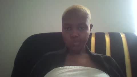 dellarine517299 online show from 1, 12, 2025