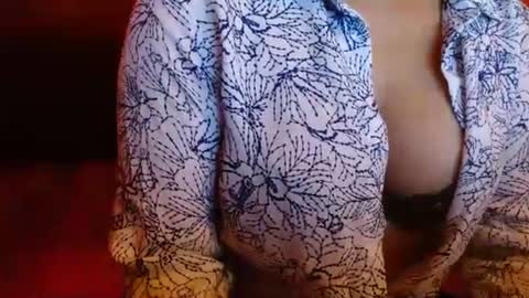 Delphine online show from 2, 2, 2025