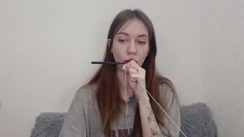 Snapshot of demiamour chatting on 31, 10, 2025 Demi. not your babybabebb and other shit online show from 31, 10, 2025