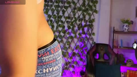 DEMI online show from 8, 3, 2025