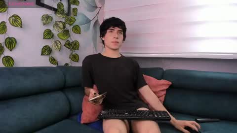 Snapshot of demon_foxx chatting on 23, 4, 2026 online show from 23, 4, 2026