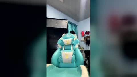 Snapshot of demon_sury chatting on 8, 5, 2026 demon_sury online show from 8, 5, 2026