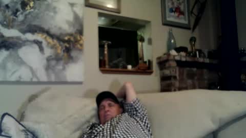Snapshot of demuswatch chatting on 10, 6, 2026 demus and Abby online show from 10, 6, 2026