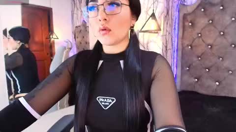 Snapshot of denis_myler chatting on 15, 11, 2025 Denis online show from 15, 11, 2025