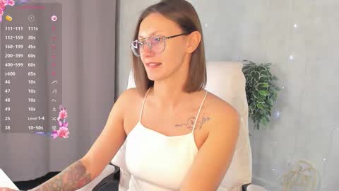 Elina online show from 21, 9, 2025