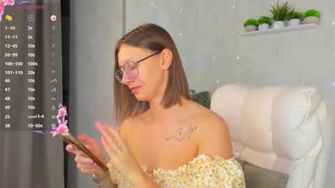 Elina online show from 28, 9, 2025