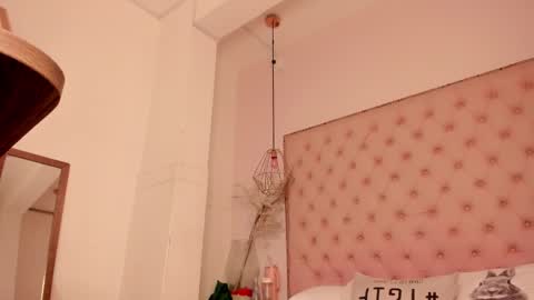 denisse_logan online show from 9, 11, 2025