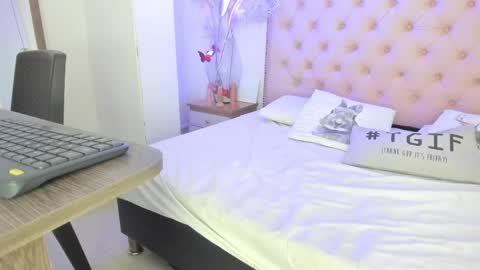Snapshot of denisse_logan chatting on 29, 4, 2026 denisse_logan online show from 29, 4, 2026