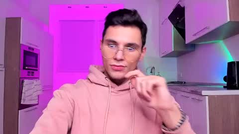 Den online show from 4, 12, 2024