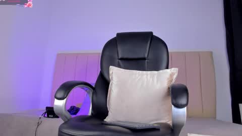 dennis munera online show from 5, 3, 2026