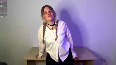 Snapshot of deonnahobb chatting on 20, 6, 2026 Luna online show from 20, 6, 2026