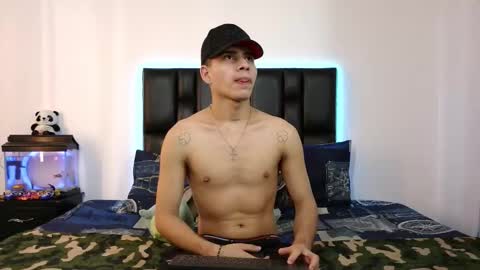 Snapshot of dereek_hot chatting on 2, 3, 2026 DEREEK online show from 2, 3, 2026