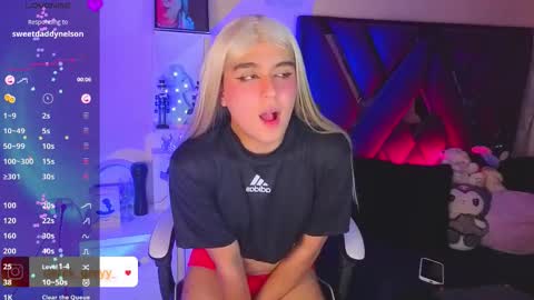 Snapshot of derek_greyy_ chatting on 18, 11, 2025 derek grey online show from 18, 11, 2025