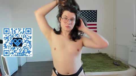 Snapshot of derek_shameless chatting on 14, 11, 2025 Derek online show from 14, 11, 2025