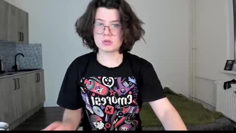 Snapshot of derek_shameless chatting on 7, 2, 2026 Derek online show from 7, 2, 2026